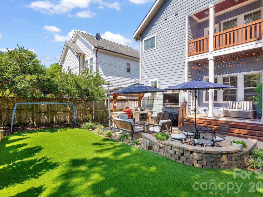 3404 Holt Street, Charlotte, NC 28205.  MLS# CAR4408697, YatesRealty ID 42136. 