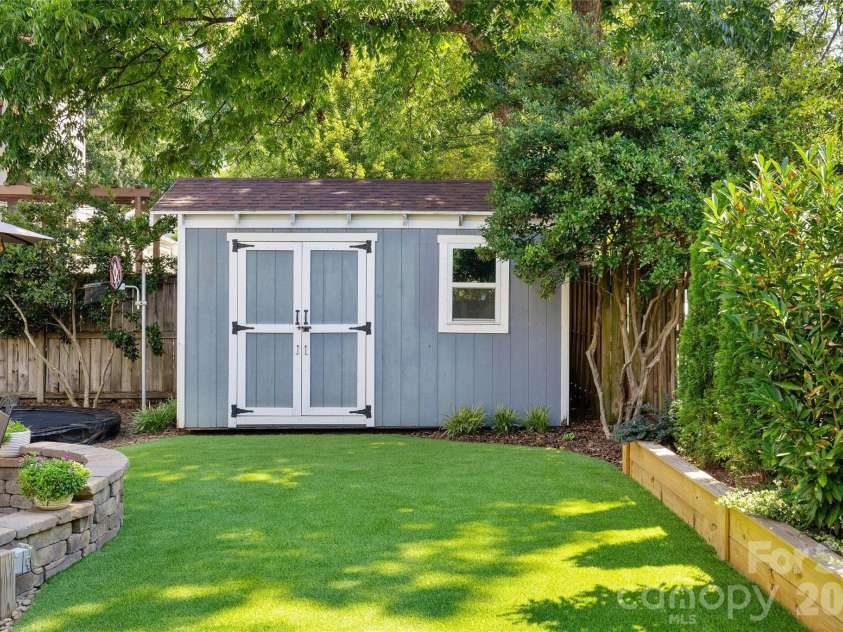 3404 Holt Street, Charlotte, NC 28205.  MLS# CAR4408697, YatesRealty ID 42136. 