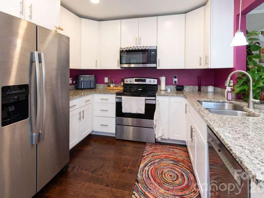 752 Fairview Road, Asheville, NC 28803.  MLS# CAR4408916, YatesRealty ID 42138. Kitchen