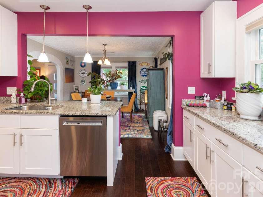 752 Fairview Road, Asheville, NC 28803.  MLS# CAR4408916, YatesRealty ID 42138. Kitchen