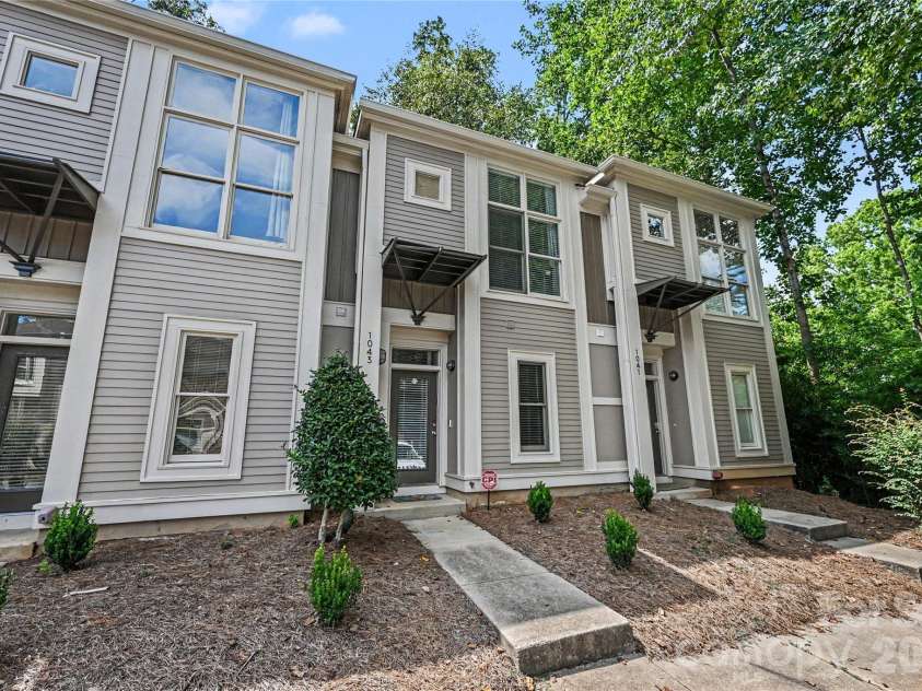 1043 Park West Drive, Charlotte, NC 28209.  MLS# CAR4411130, YatesRealty ID 42139. 