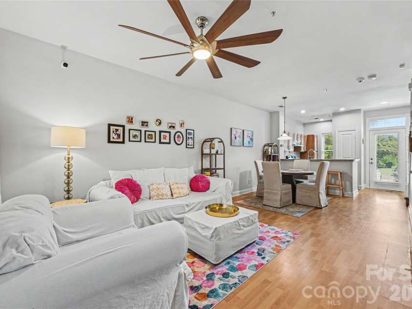 1043 Park West Drive, Charlotte, NC 28209.  MLS# CAR4411130, YatesRealty ID 42139. 