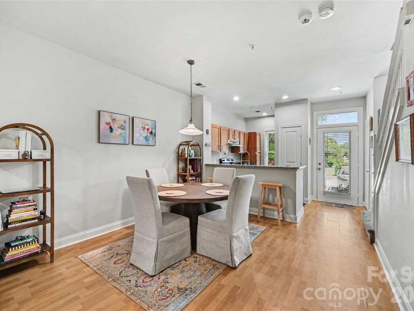 1043 Park West Drive, Charlotte, NC 28209.  MLS# CAR4411130, YatesRealty ID 42139. 