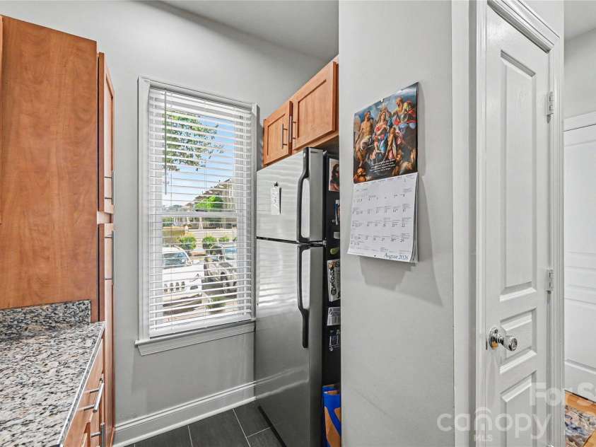 1043 Park West Drive, Charlotte, NC 28209.  MLS# CAR4411130, YatesRealty ID 42139. 