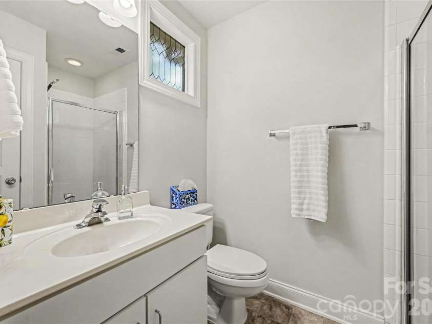 1043 Park West Drive, Charlotte, NC 28209.  MLS# CAR4411130, YatesRealty ID 42139. 