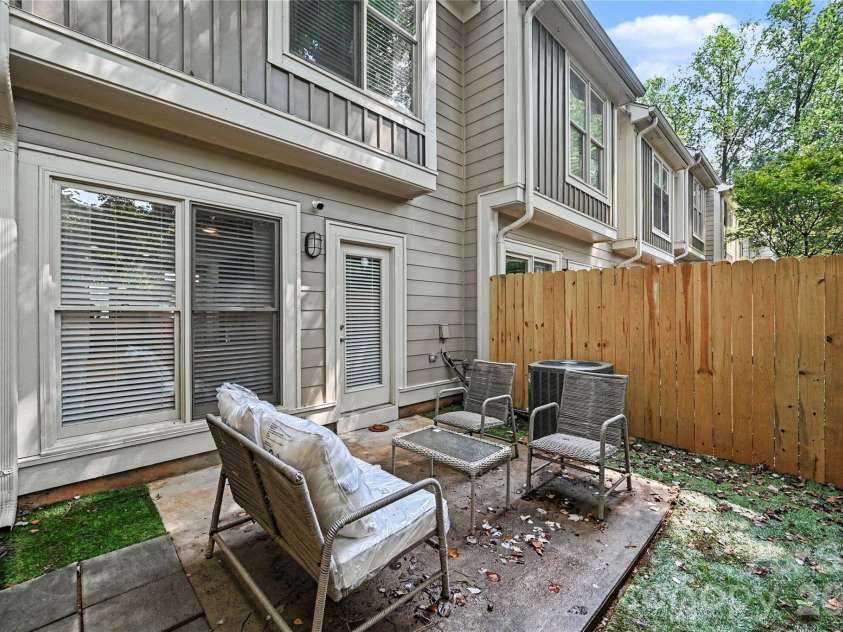 1043 Park West Drive, Charlotte, NC 28209.  MLS# CAR4411130, YatesRealty ID 42139. 