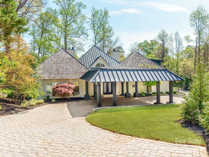 117 Wrenwood Lane, Charlotte, NC 28211.  MLS# CAR4242802, YatesRealty ID 4214. 