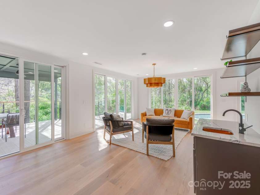 117 Wrenwood Lane, Charlotte, NC 28211.  MLS# CAR4242802, YatesRealty ID 4214. 