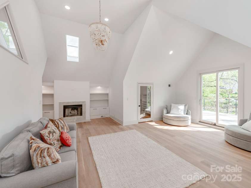 117 Wrenwood Lane, Charlotte, NC 28211.  MLS# CAR4242802, YatesRealty ID 4214. 