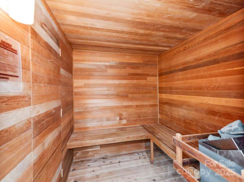 117 Wrenwood Lane, Charlotte, NC 28211.  MLS# CAR4242802, YatesRealty ID 4214. 