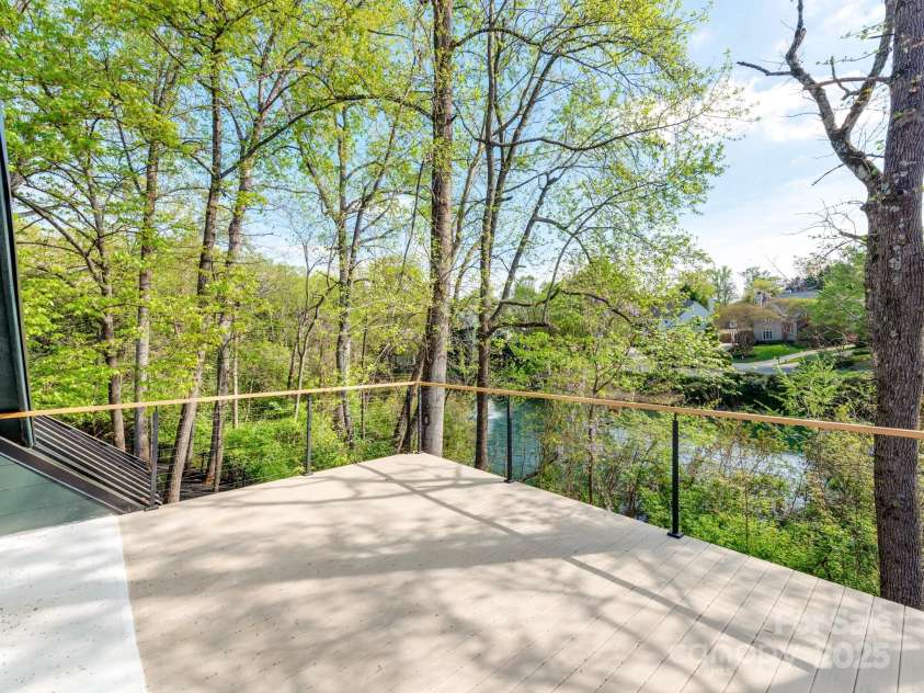 117 Wrenwood Lane, Charlotte, NC 28211.  MLS# CAR4242802, YatesRealty ID 4214. 