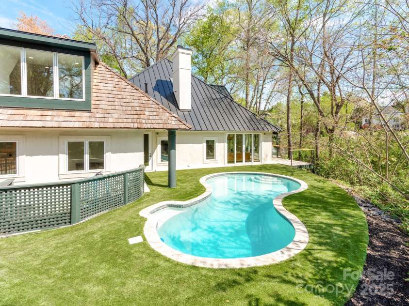 117 Wrenwood Lane, Charlotte, NC 28211.  MLS# CAR4242802, YatesRealty ID 4214. 