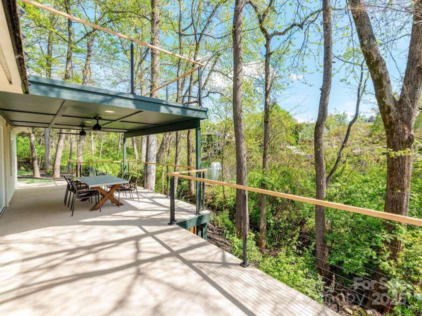 117 Wrenwood Lane, Charlotte, NC 28211.  MLS# CAR4242802, YatesRealty ID 4214. 