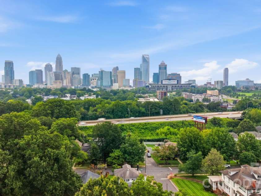 321 Grandin Road, Charlotte, NC 28208.  MLS# CAR4410923, YatesRealty ID 42140. 