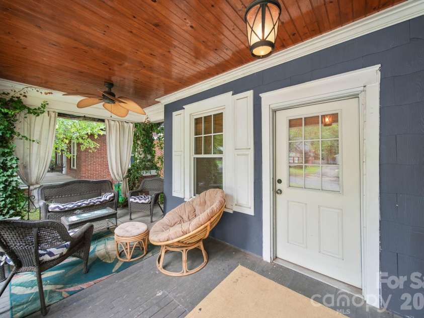 321 Grandin Road, Charlotte, NC 28208.  MLS# CAR4410923, YatesRealty ID 42140. 