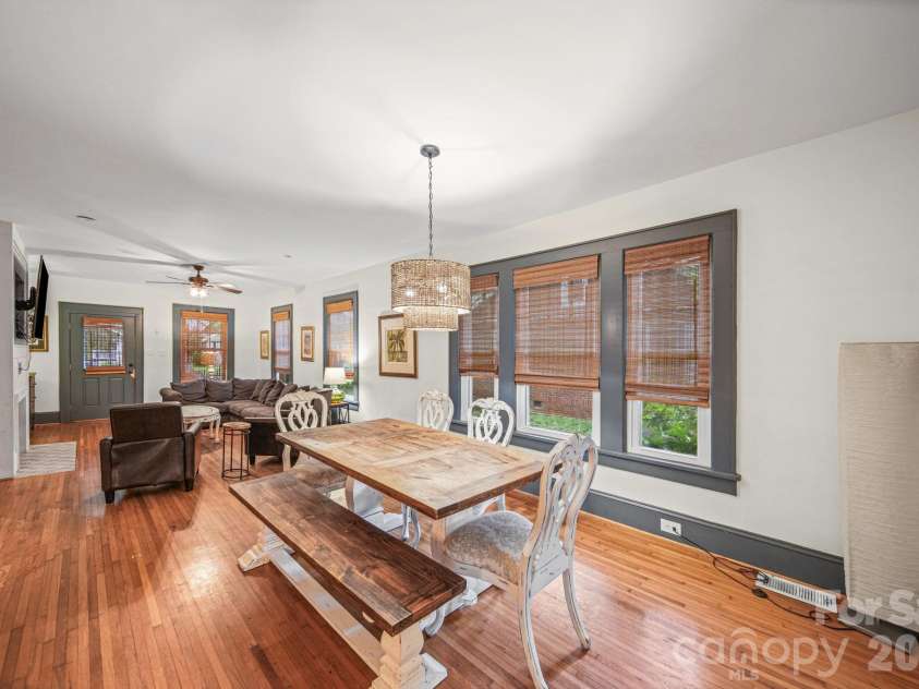 321 Grandin Road, Charlotte, NC 28208.  MLS# CAR4410923, YatesRealty ID 42140. 