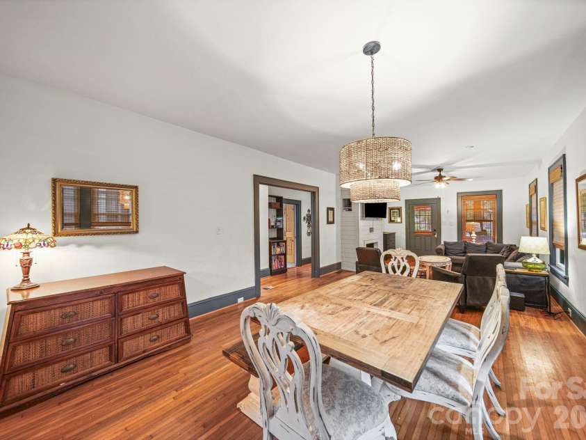 321 Grandin Road, Charlotte, NC 28208.  MLS# CAR4410923, YatesRealty ID 42140. 