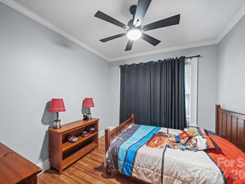 321 Grandin Road, Charlotte, NC 28208.  MLS# CAR4410923, YatesRealty ID 42140. 