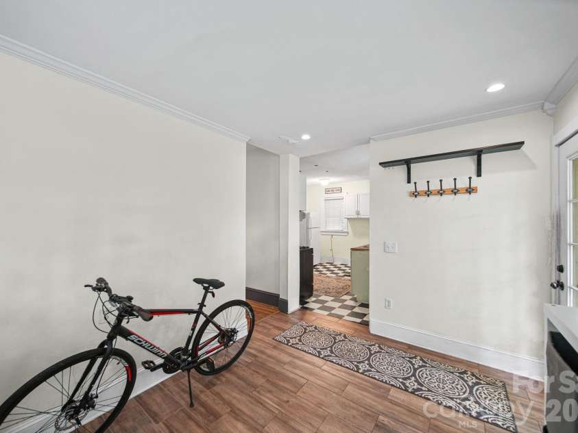 321 Grandin Road, Charlotte, NC 28208.  MLS# CAR4410923, YatesRealty ID 42140. 