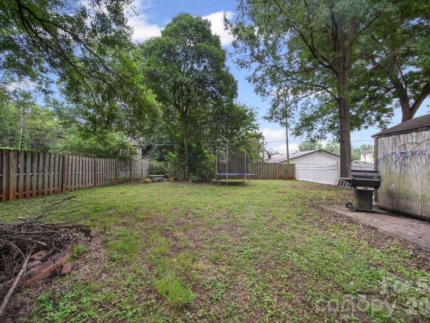 321 Grandin Road, Charlotte, NC 28208.  MLS# CAR4410923, YatesRealty ID 42140. 