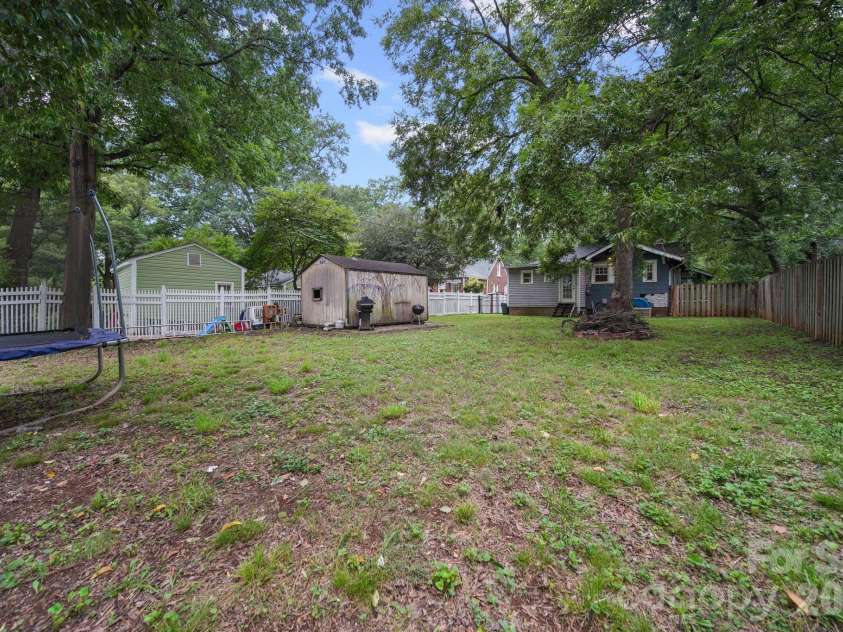321 Grandin Road, Charlotte, NC 28208.  MLS# CAR4410923, YatesRealty ID 42140. 