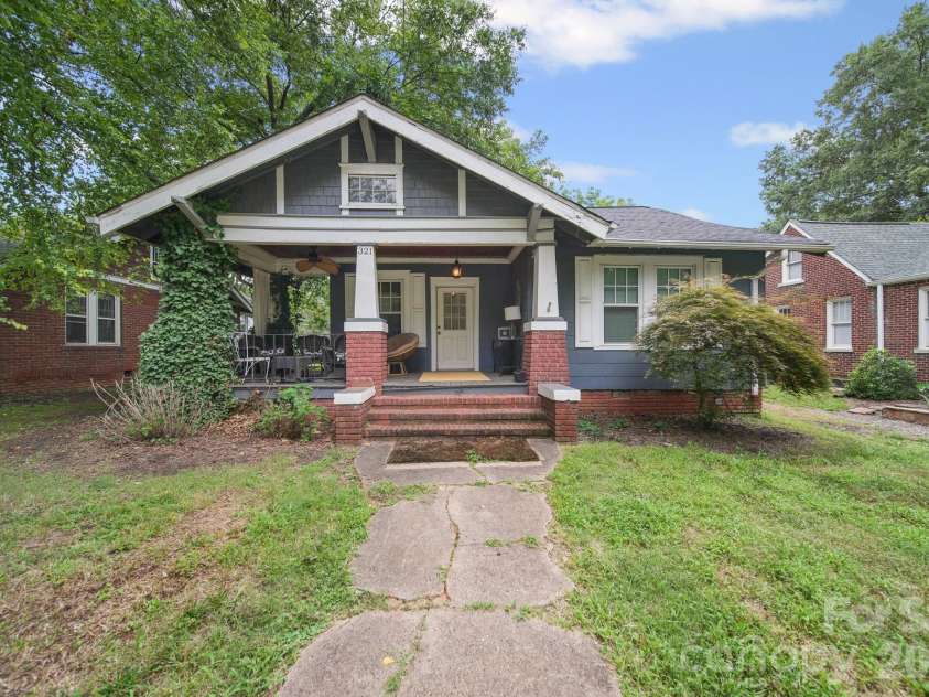 321 Grandin Road, Charlotte, NC 28208.  MLS# CAR4410923, YatesRealty ID 42140. 