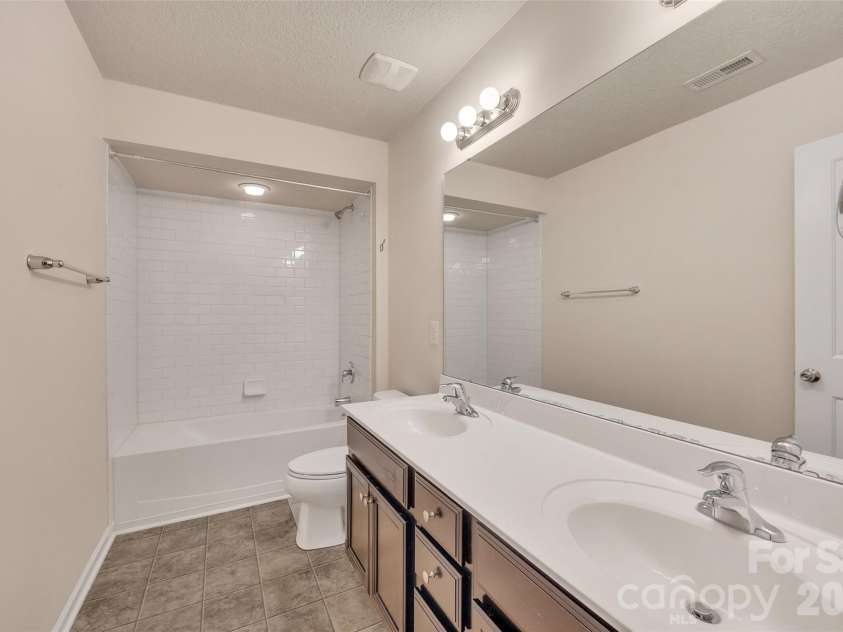 3212 Bridgewick Road, Waxhaw, NC 28173.  MLS# CAR4412122, YatesRealty ID 42141. 