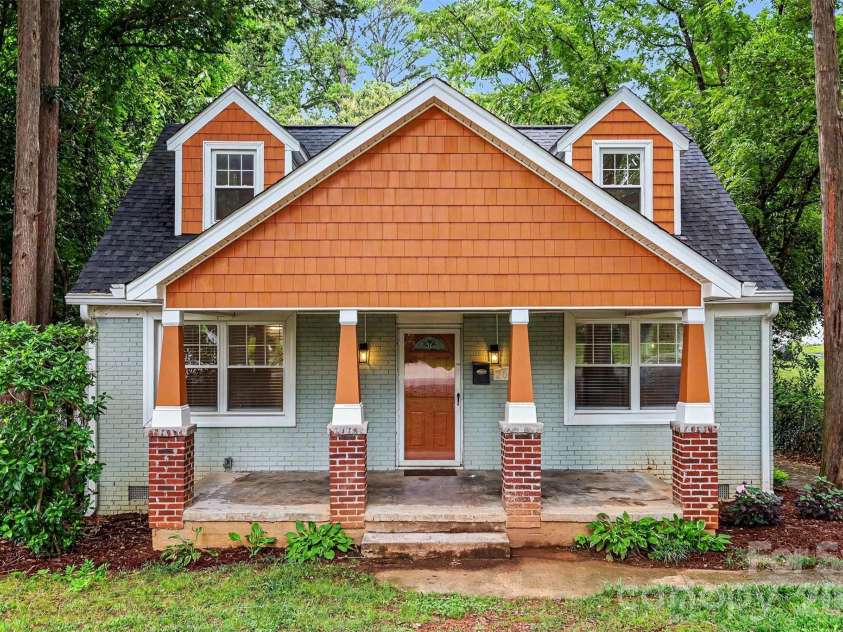 2019 Dalehurst Drive, Charlotte, NC 28205.  MLS# CAR4411501, YatesRealty ID 42142. 