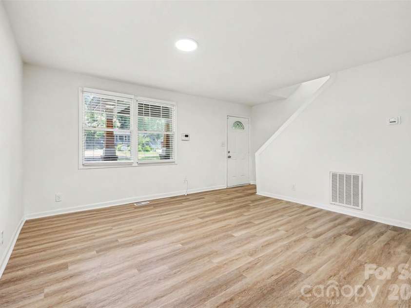 2019 Dalehurst Drive, Charlotte, NC 28205.  MLS# CAR4411501, YatesRealty ID 42142. 