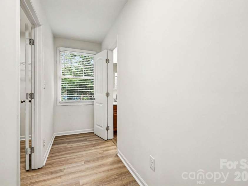 2019 Dalehurst Drive, Charlotte, NC 28205.  MLS# CAR4411501, YatesRealty ID 42142. 