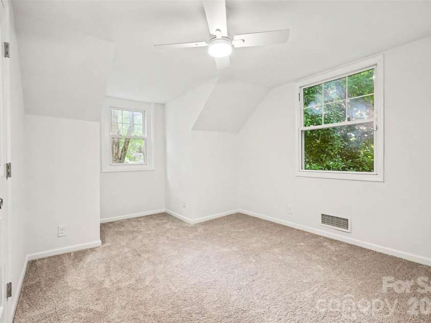 2019 Dalehurst Drive, Charlotte, NC 28205.  MLS# CAR4411501, YatesRealty ID 42142. 