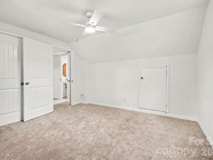 2019 Dalehurst Drive, Charlotte, NC 28205.  MLS# CAR4411501, YatesRealty ID 42142. 