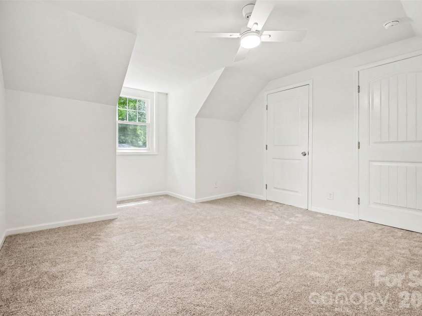 2019 Dalehurst Drive, Charlotte, NC 28205.  MLS# CAR4411501, YatesRealty ID 42142. 