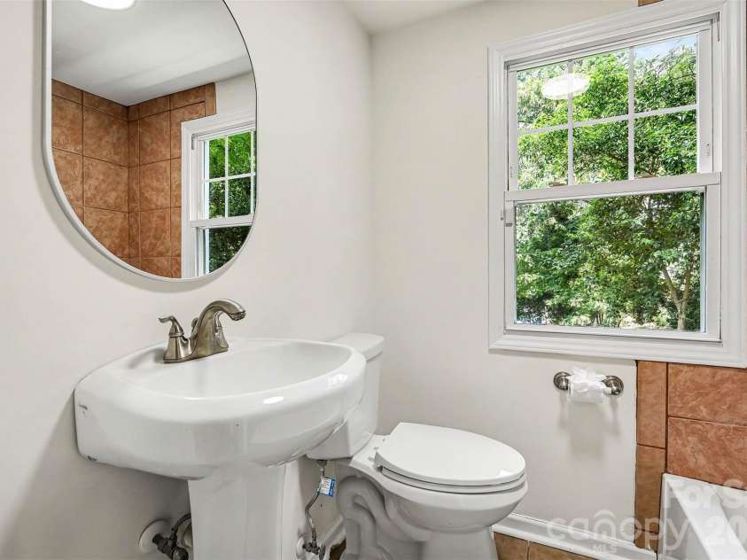 2019 Dalehurst Drive, Charlotte, NC 28205.  MLS# CAR4411501, YatesRealty ID 42142. 