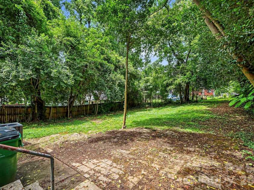 2019 Dalehurst Drive, Charlotte, NC 28205.  MLS# CAR4411501, YatesRealty ID 42142. 