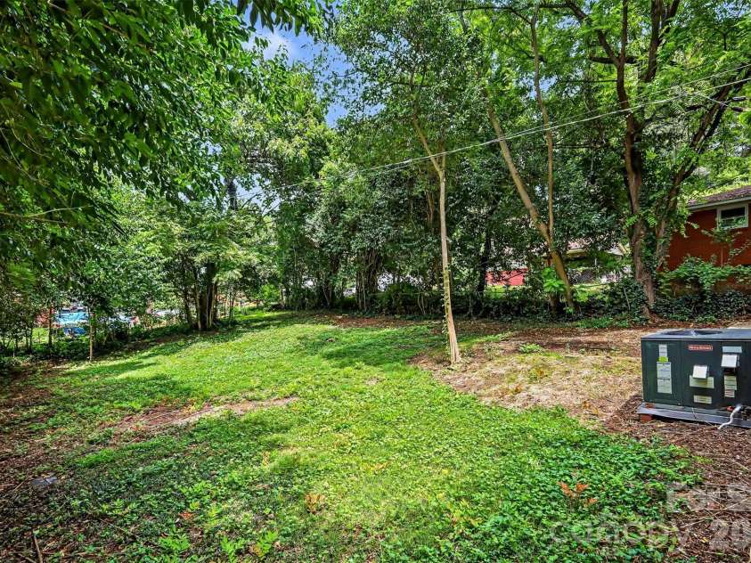 2019 Dalehurst Drive, Charlotte, NC 28205.  MLS# CAR4411501, YatesRealty ID 42142. 