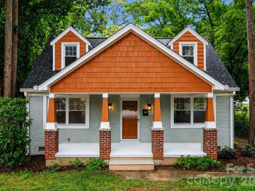 2019 Dalehurst Drive, Charlotte, NC 28205.  MLS# CAR4411501, YatesRealty ID 42142. 