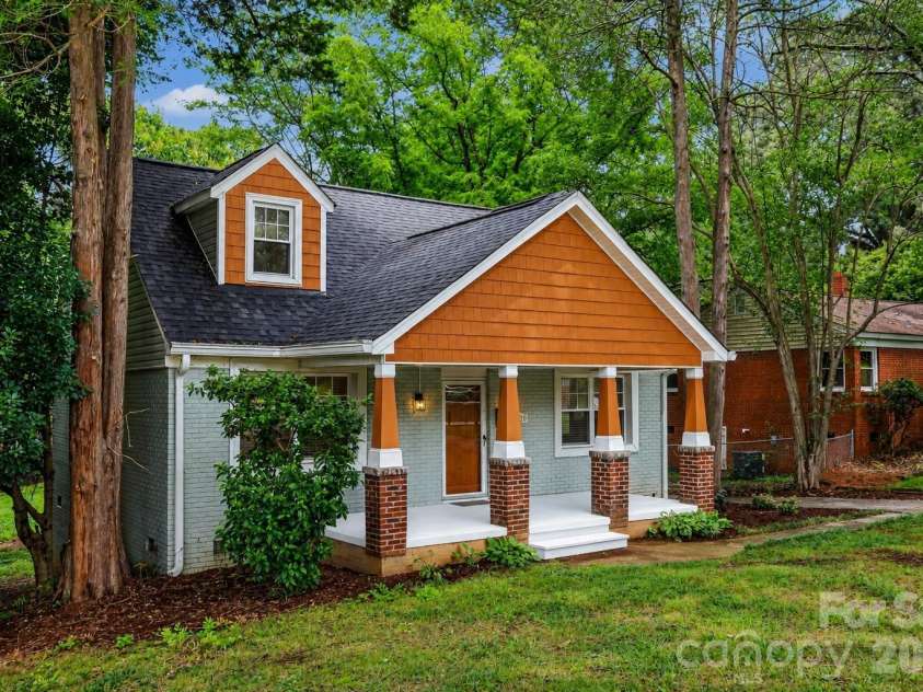 2019 Dalehurst Drive, Charlotte, NC 28205.  MLS# CAR4411501, YatesRealty ID 42142. 