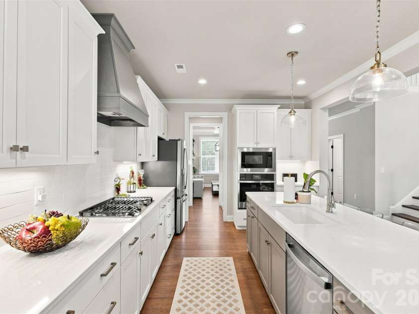 10508 Ardley Manor Drive, Charlotte, NC 28227.  MLS# CAR4408894, YatesRealty ID 42145. 