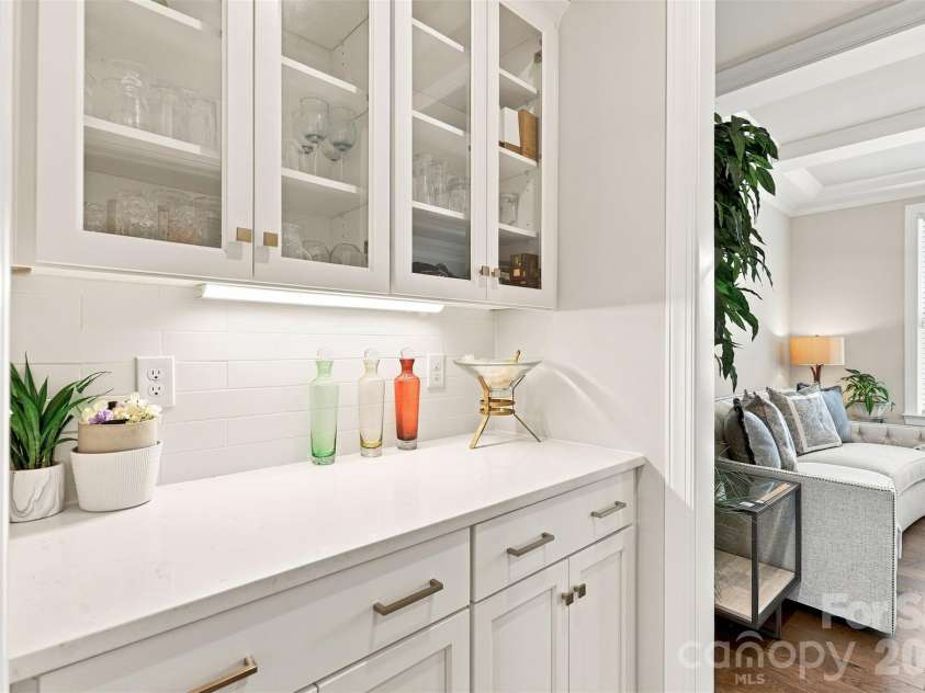 10508 Ardley Manor Drive, Charlotte, NC 28227.  MLS# CAR4408894, YatesRealty ID 42145. 