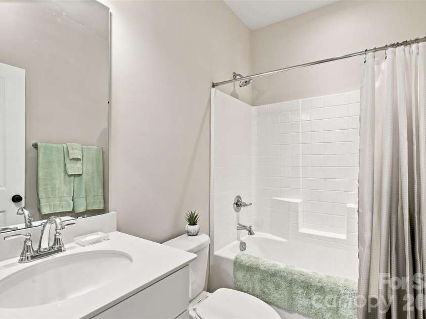 10508 Ardley Manor Drive, Charlotte, NC 28227.  MLS# CAR4408894, YatesRealty ID 42145. 