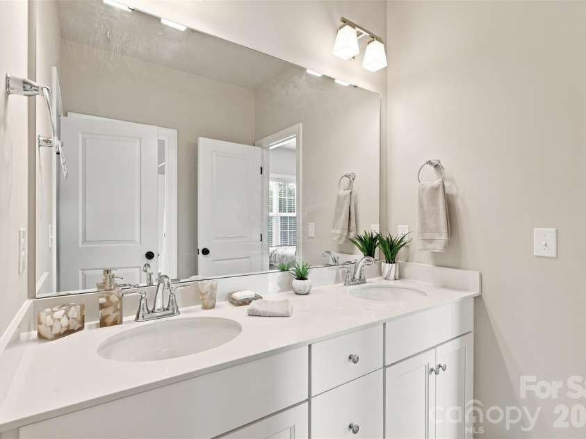 10508 Ardley Manor Drive, Charlotte, NC 28227.  MLS# CAR4408894, YatesRealty ID 42145. 
