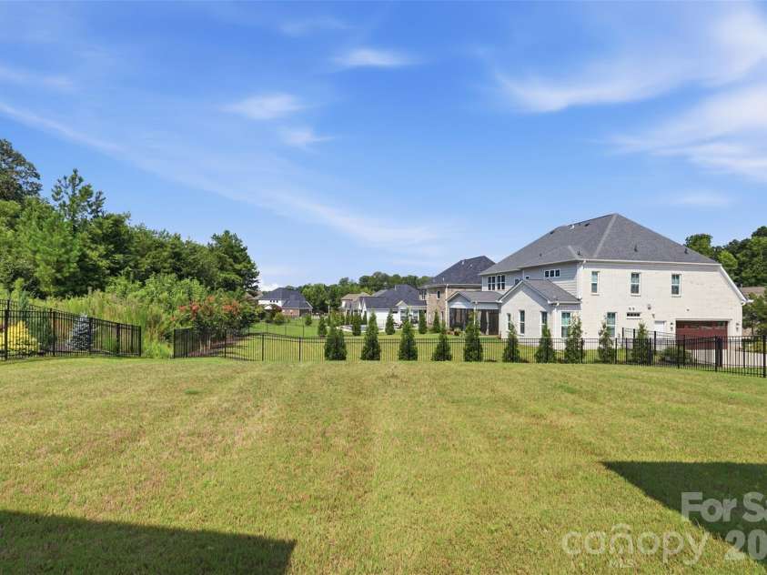 10508 Ardley Manor Drive, Charlotte, NC 28227.  MLS# CAR4408894, YatesRealty ID 42145. 