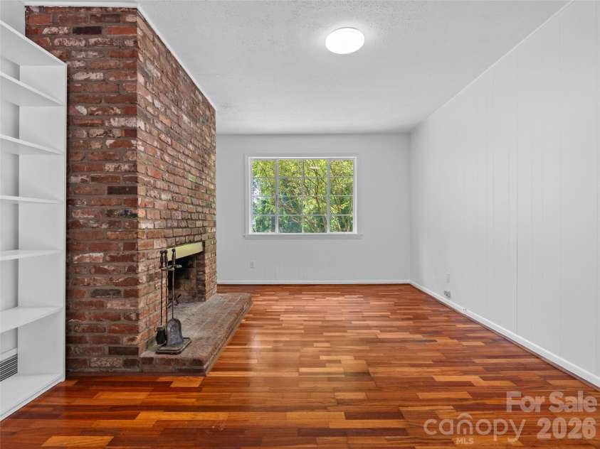 41 Pinehurst Road, Asheville, NC 28805.  MLS# CAR4408089, YatesRealty ID 42148. 