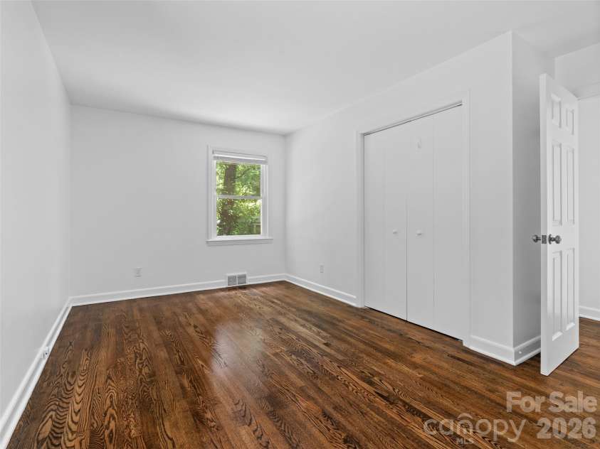 41 Pinehurst Road, Asheville, NC 28805.  MLS# CAR4408089, YatesRealty ID 42148. 