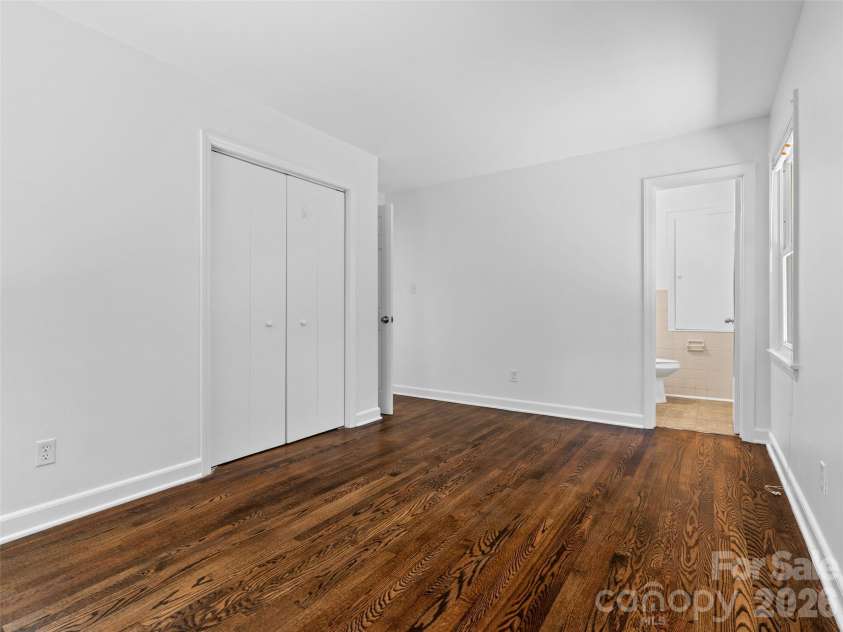 41 Pinehurst Road, Asheville, NC 28805.  MLS# CAR4408089, YatesRealty ID 42148. 