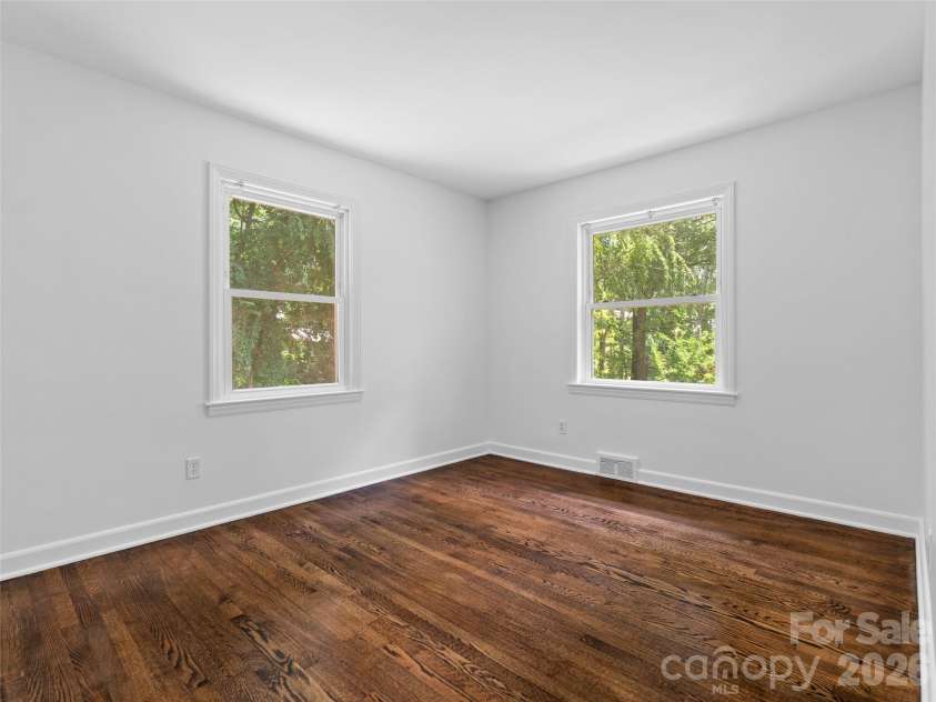 41 Pinehurst Road, Asheville, NC 28805.  MLS# CAR4408089, YatesRealty ID 42148. 