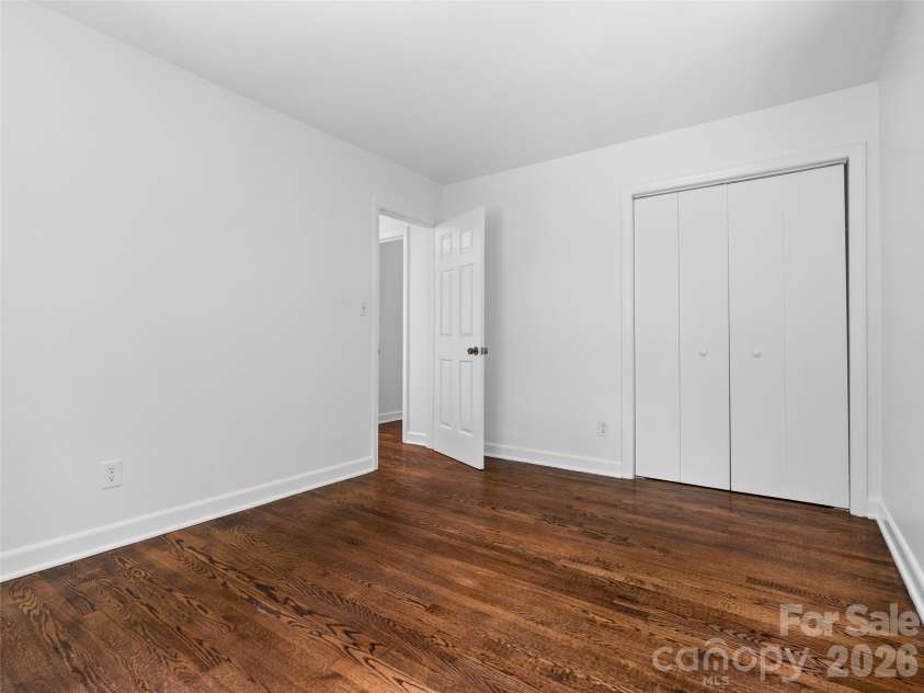 41 Pinehurst Road, Asheville, NC 28805.  MLS# CAR4408089, YatesRealty ID 42148. 