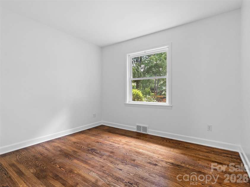 41 Pinehurst Road, Asheville, NC 28805.  MLS# CAR4408089, YatesRealty ID 42148. 