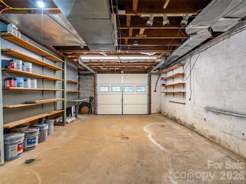 41 Pinehurst Road, Asheville, NC 28805.  MLS# CAR4408089, YatesRealty ID 42148. 